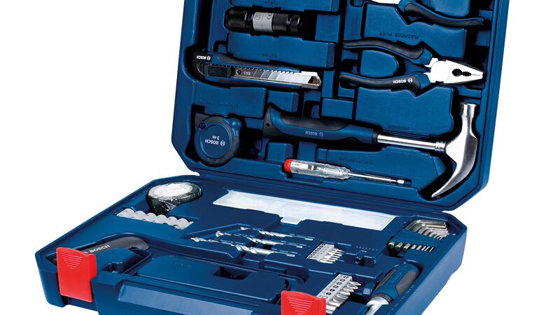 家用电动工具套装锂电与插电区别